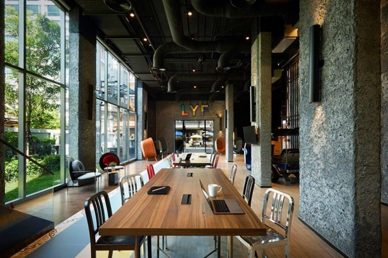 Hotel Lyf Sukhumvit 8 Bangkok Exterior foto